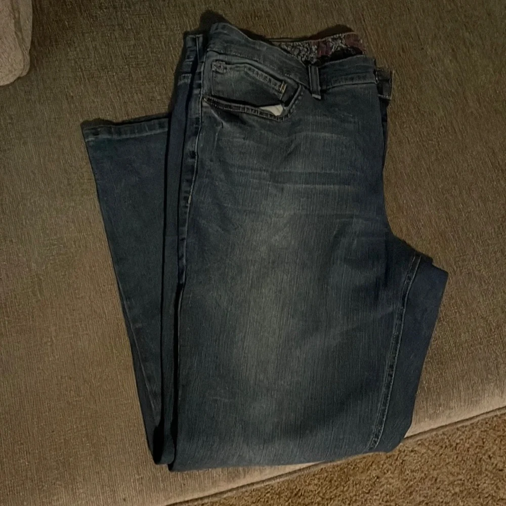 Jeans - Picture 1 of 2
